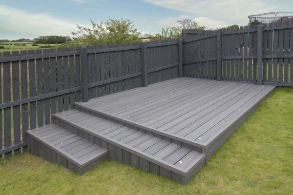 Vinyl Deck Construction in Truckee